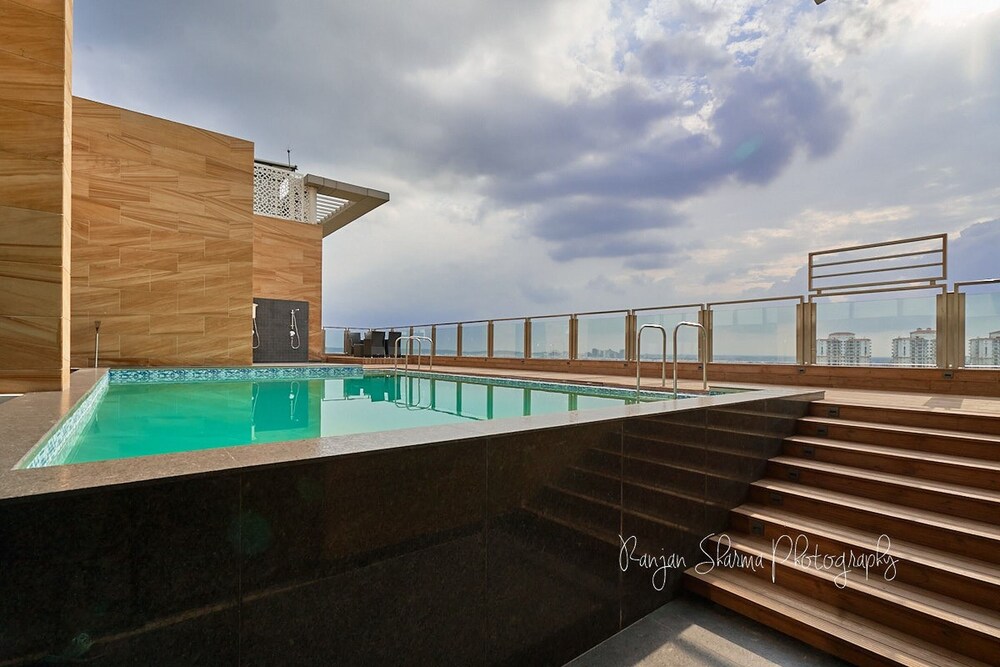 Holiday Inn Gurugram Sector 90, an