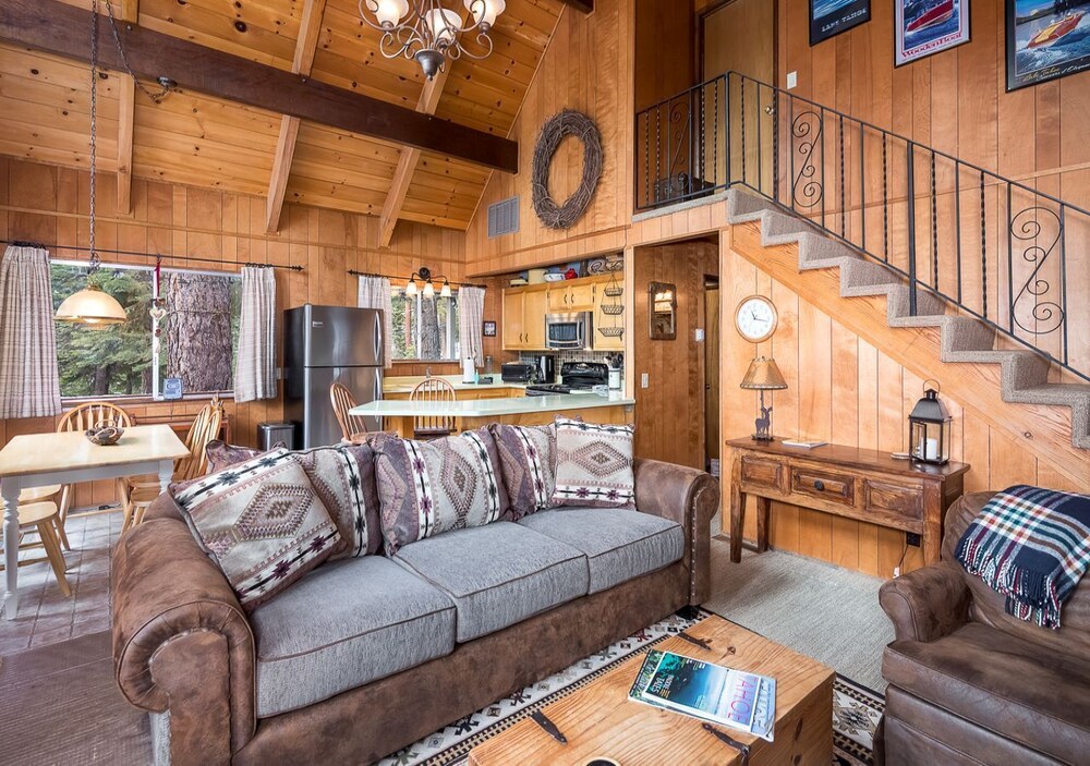 Book The Honey Bear Cabin With Fireplace And Large Deck 109 In Carnelian Bay Hotels Com