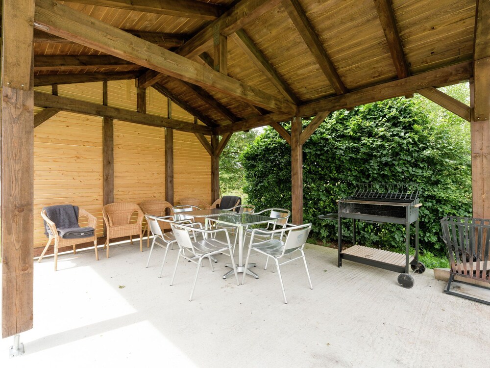 ブリジーにある華麗なヴィラ サウナ 屋根付きテラス バーベキュー設備付き グヴィー の宿泊予約 ホテルズドットコム