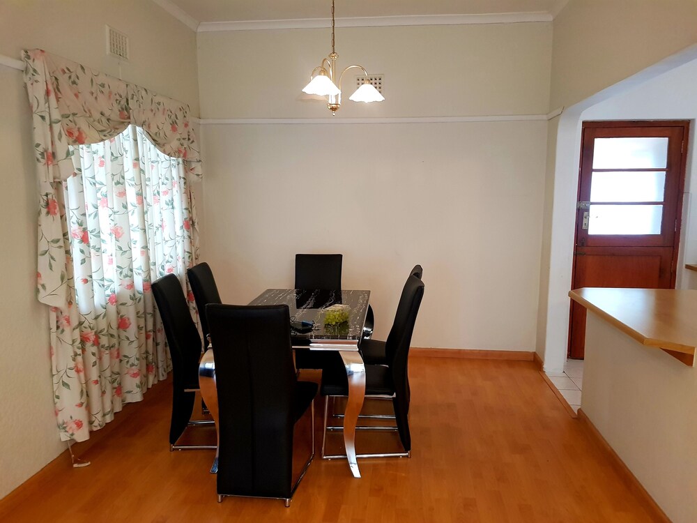 Book Executive Accommodation Bellville In Cape Town Hotels Com