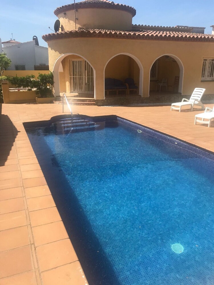 Book 89 Bonita Casa Con Piscina Privada In Castello D Empuries Hotels Com