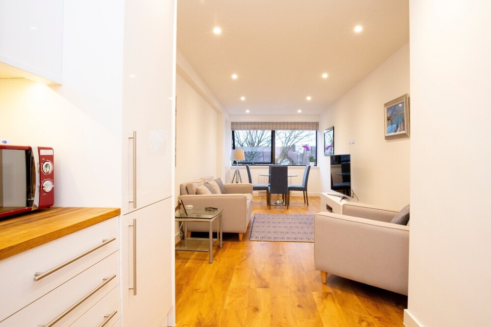 モダンなオックスフォード アパートメント キング サイズ ベッド オックスフォード の宿泊予約 ホテルズドットコム