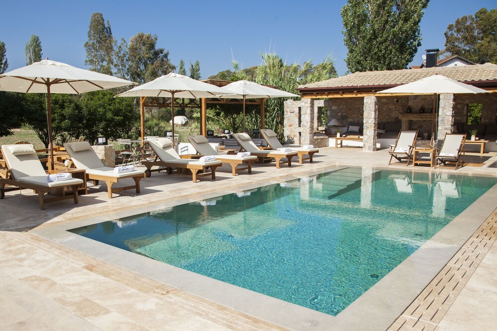 book the river house in ula hotels com