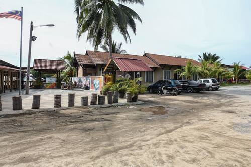 Book Spot On 90012 Cerana Villa Resort Medan Ikan Bakar In Kota Bharu Hotels Com