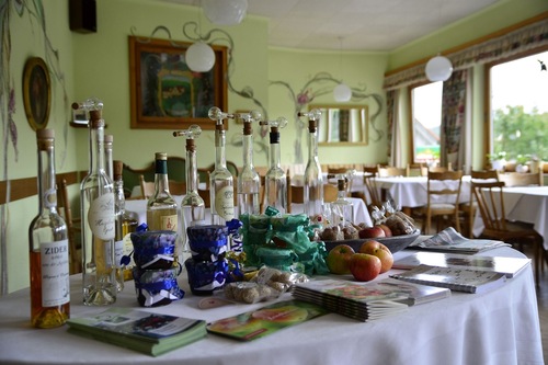 Land Gut Hotel Dornroschen In Hochst Im Odenwald Hotels Com