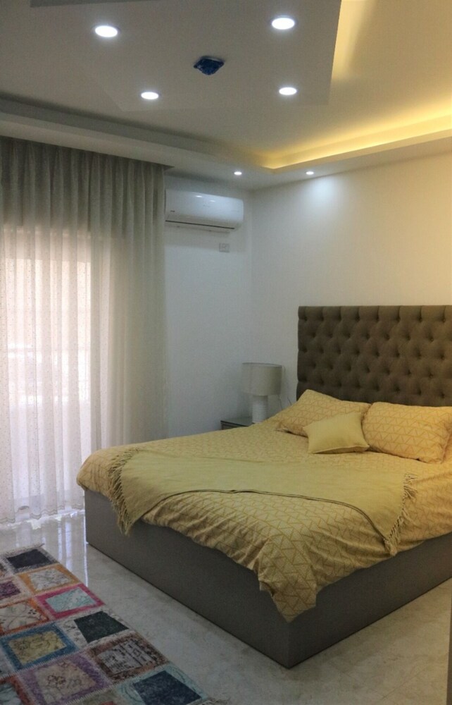 احجز شقة رائعة من غرفة نوم واحدة في عم ان اللويبدة 7 في عمان قارن أسعار الفنادق في عمان