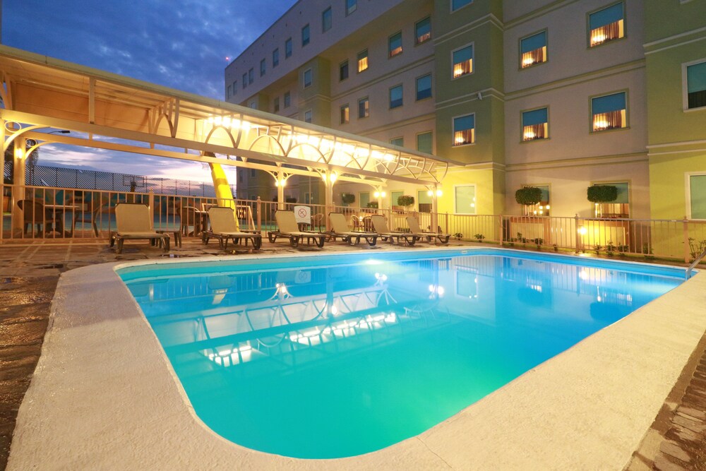 new balance queretaro hotel