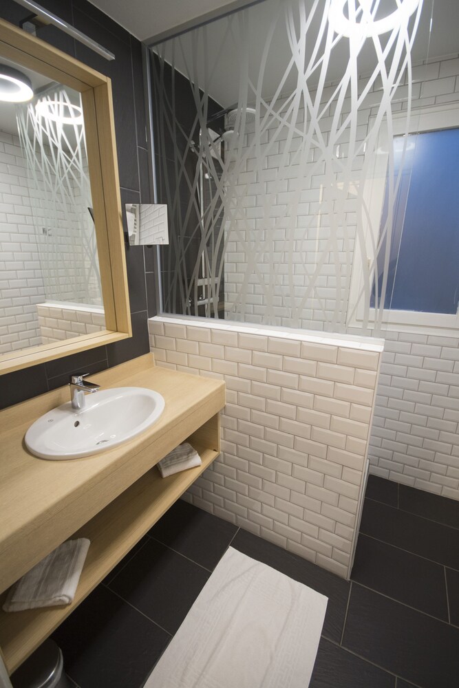 Hotel Bastide Onet Le Chateau Hotels Com