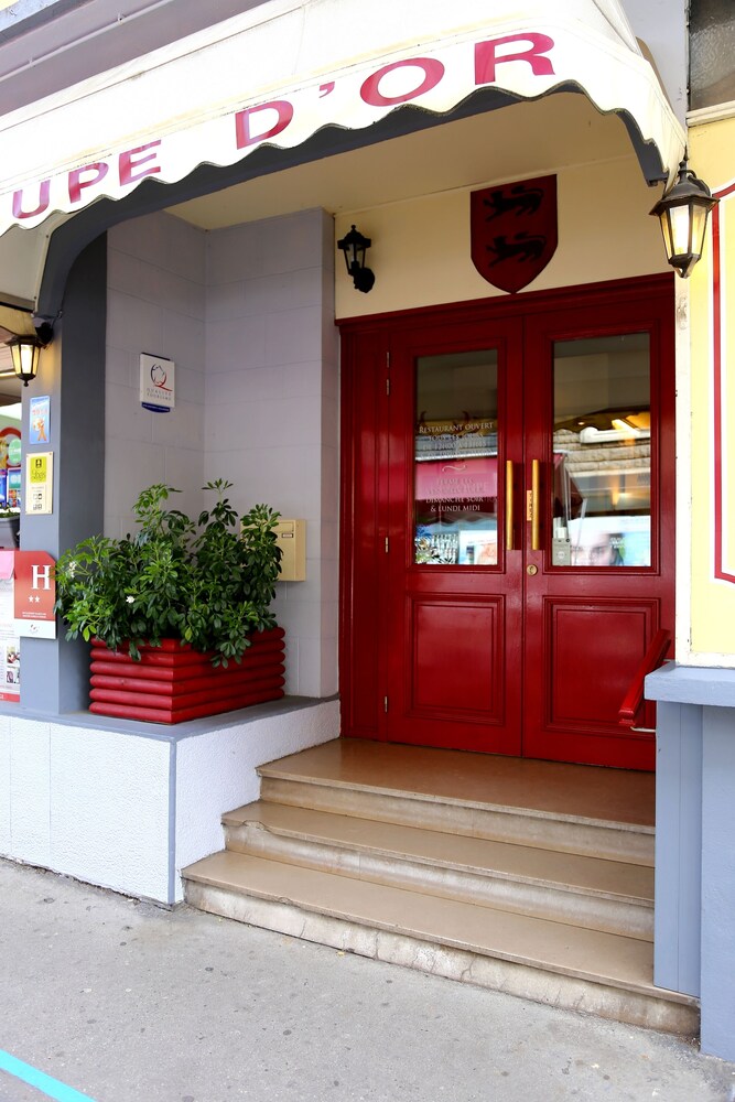 Book Hotel La Coupe d'Or in Lisieux