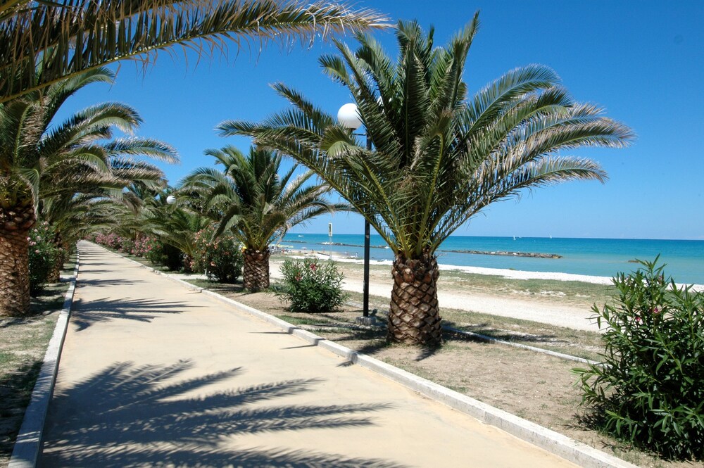 Book IHR Residence Club Hotel Le Terrazze in Grottammare | Hotels.com Book IHR Residence Club Hotel Le Terrazze in Grottammare | Hotels.com