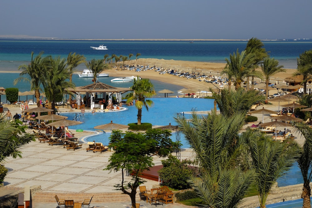 Book Grand Plaza Hotel In Hurghada Hotels Grand Plaza Hotel Hurghada Beach