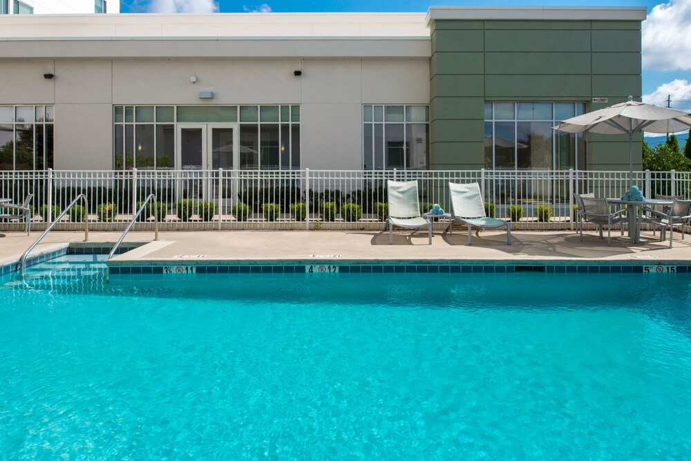 hotels in huntsville tx with indoor pool