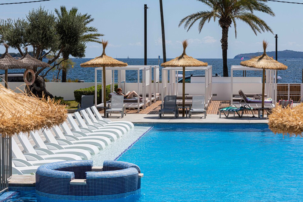 Book Cabot Hobby Club Apartments In Pollensa Hotels Com