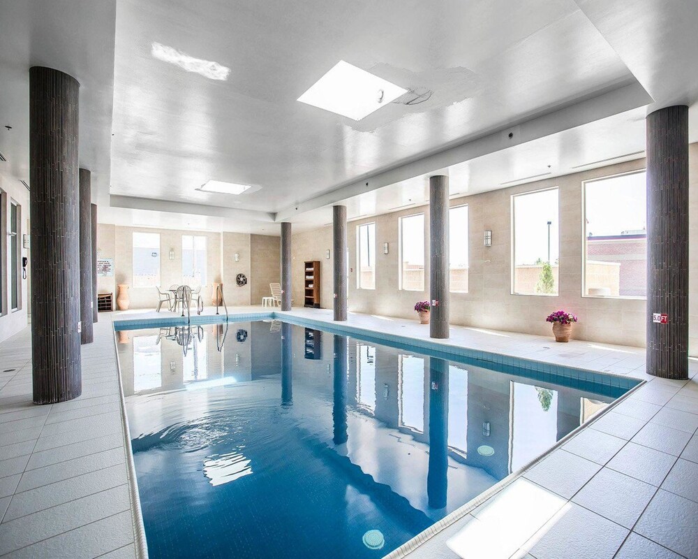 Book Comfort Hotel Bayer S Lake In Halifax Hotels Com