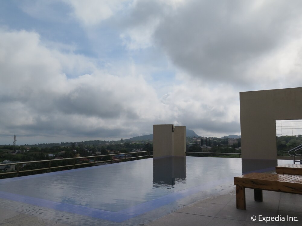 One aytay Place Hotel Suites タガイタイ の宿泊予約 ホテルズドットコム