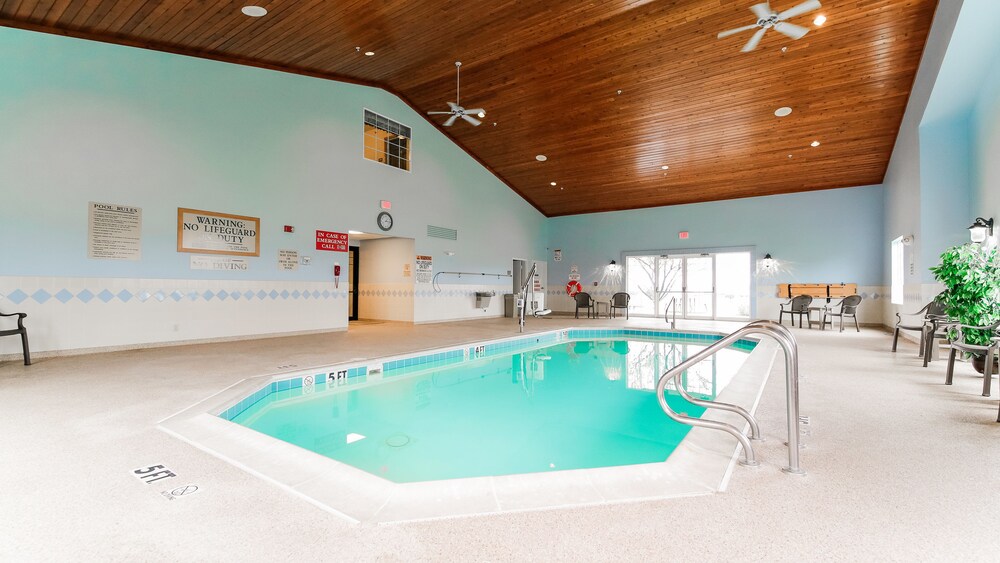 Book Van Buren Hotel In Shipshewana Hotels Van Buren Hotel Shipshewana Indoor Pool