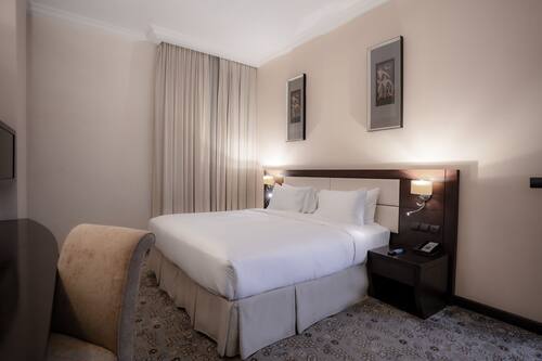 احجز فندق دابل تري باي هيلتون الظهران في الخ بر قارن أسعار الفنادق في الخ بر