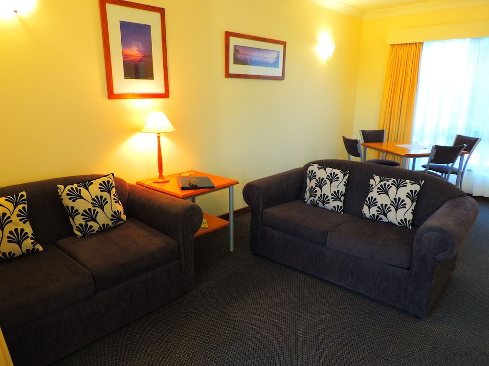 Book Governor's Lodge Resort Hotel in Norfolk Island Book Governor's Lodge Resort Hotel in Norfolk Island