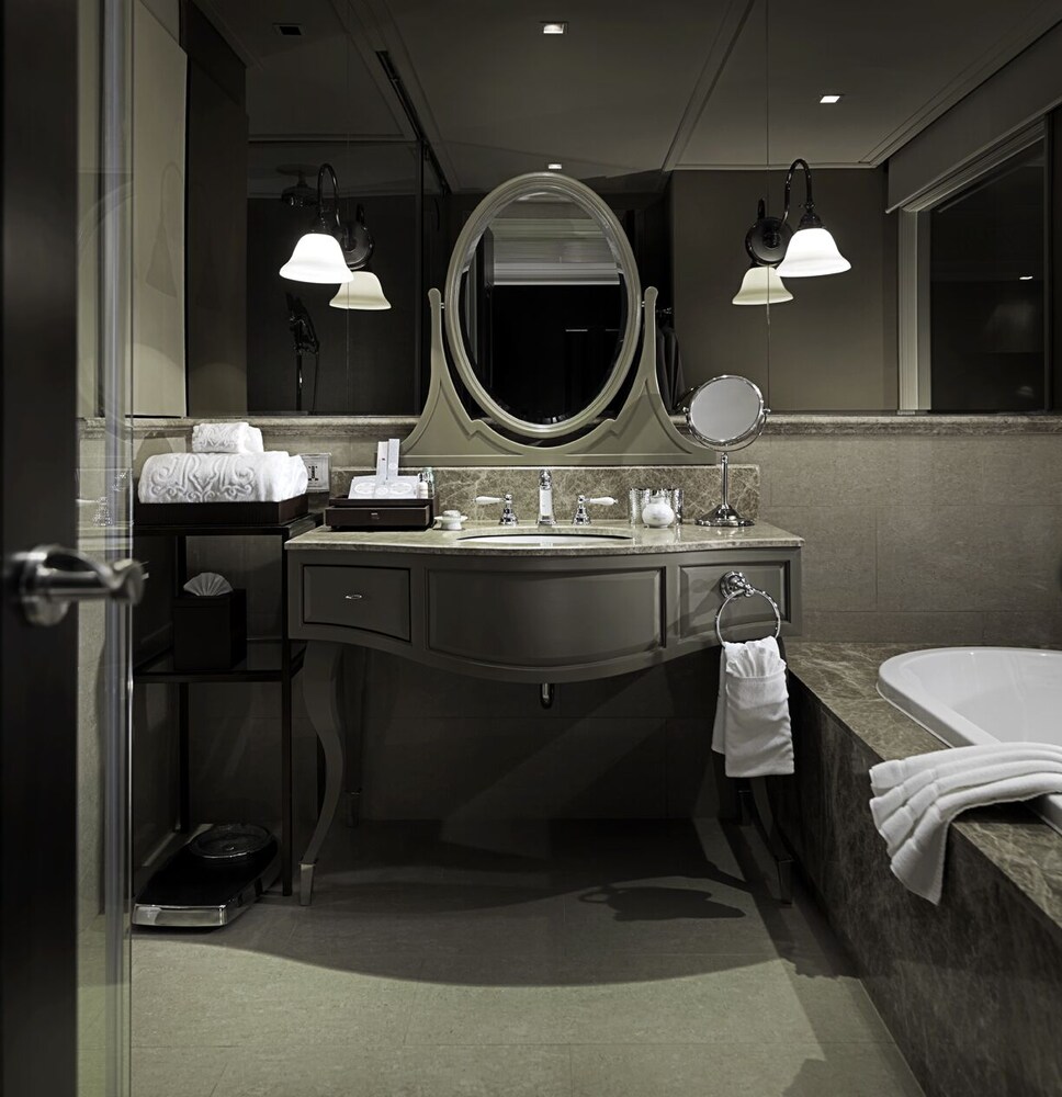 Book Hotel Muse Bangkok Langsuan Mgallery Sha Plus In Bangkok Hotels Com