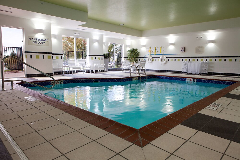 hotels in fenton mo with indoor pool