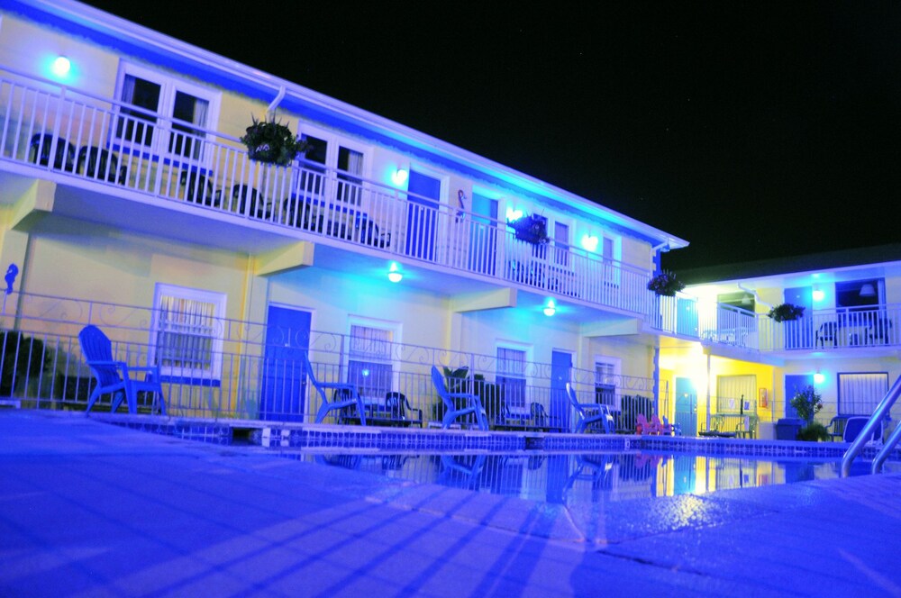 Book Nantucket Inn Suites In Wildwood Hotels Com