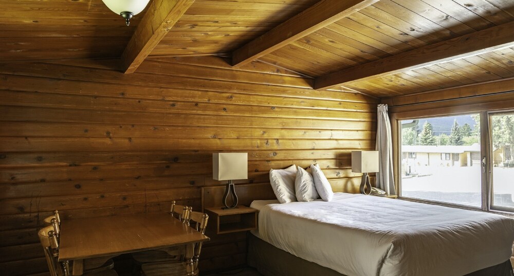 Rundle Mountain Lodge In Canmore Hotels Com