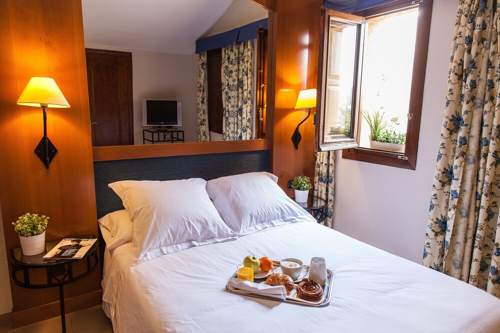 Miguel De Cervantes In Alcala De Henares Hotels Com