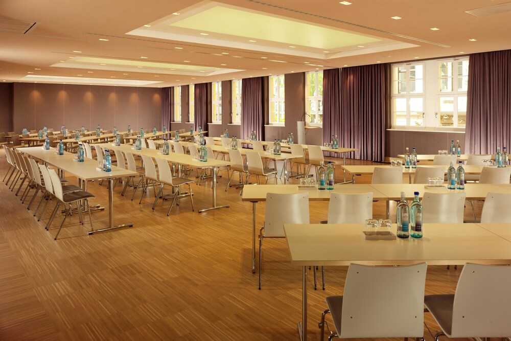 Book Hyperion Hotel Dresden Am Schloss in Dresden