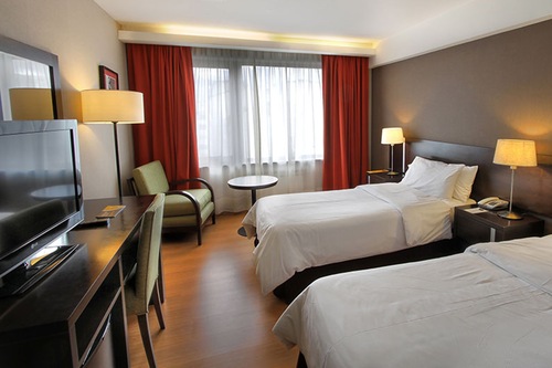 Crans Montana Hotel In San Carlos De Bariloche Hotels Com