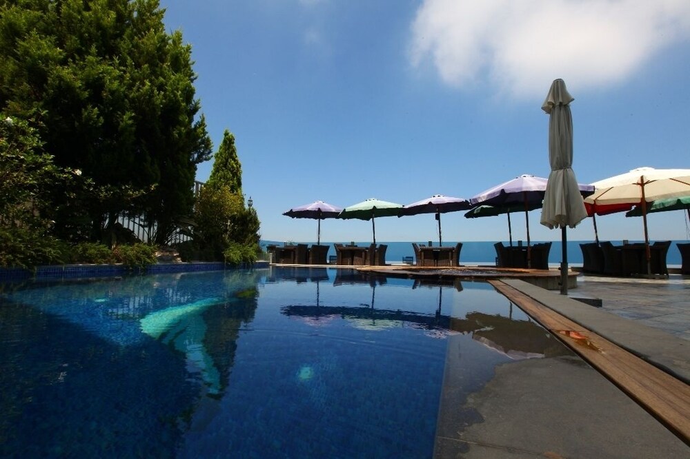 Book Bay Lodge In Jounieh Hotels Com