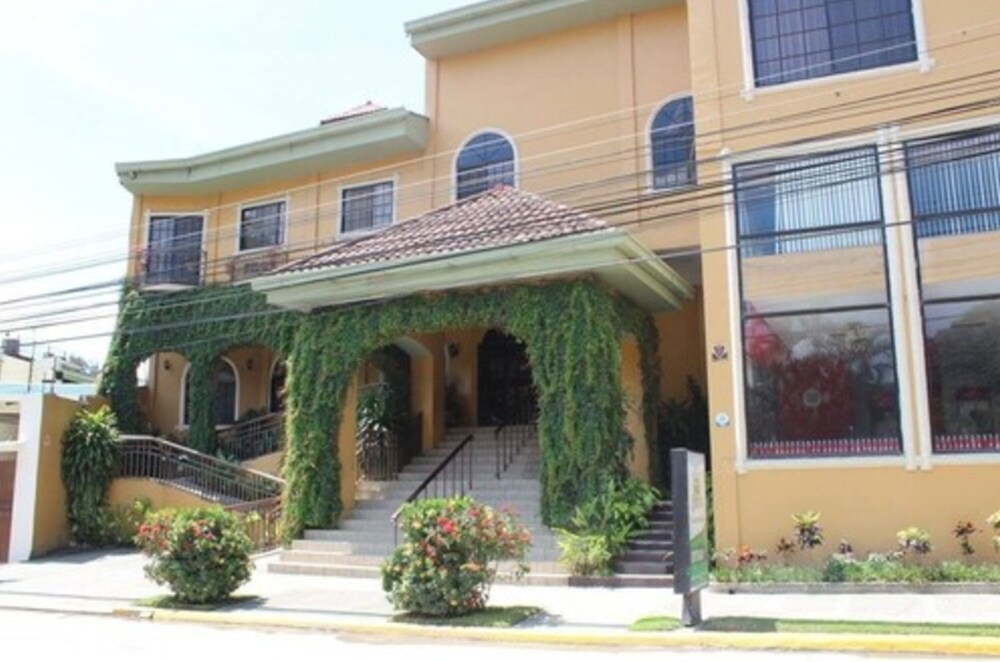 Aparthotel La Cordillera San Pedro Sula Honduras San Pedro Sula Hotel Discounts Hotels Com