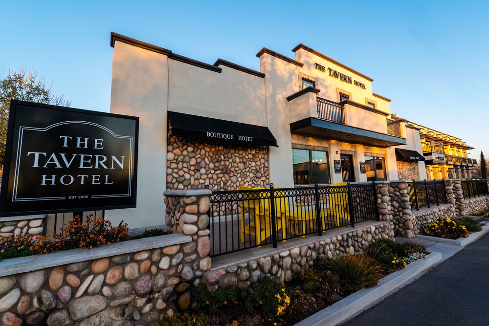 Book The Tavern Hotel In Cottonwood Hotels The Tavern Hotel Cottonwood