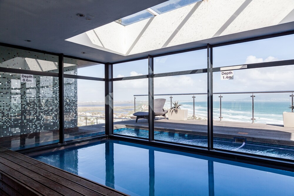 Book Aquarius Luxury Suites in Cape Town