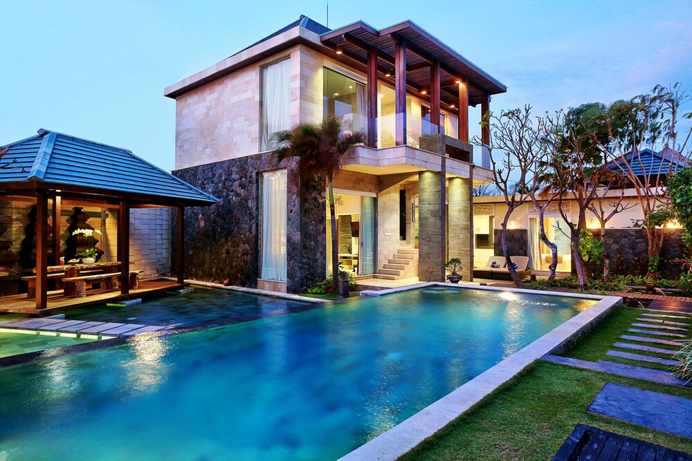 登巴萨盘达瓦海滩温泉别墅酒店