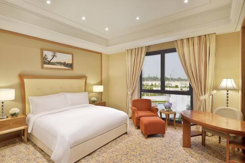 احجز فندق ريتز كارلتون الرياض في الرياض قارن أسعار الفنادق في الرياض