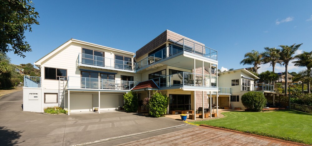 Book By The Bay Beachfront Apartments In Coopers Beach Hotels By The Bay Beachfront Apartments Coopers Beach