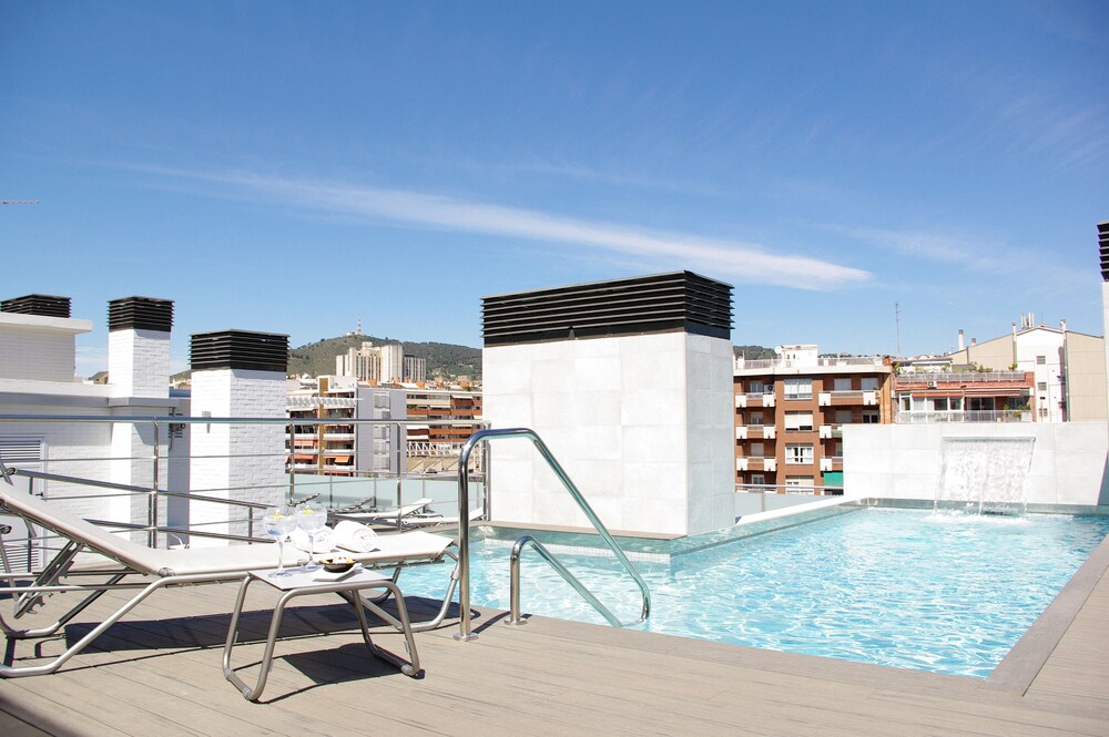 08028 Apartments Barcelona Info Photos Reviews Book At Hotels Com