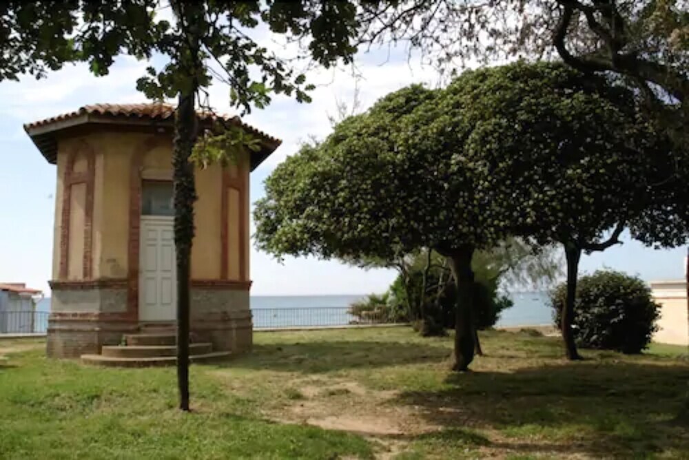 Book Le Poseidon In La Seyne Sur Mer Hotels Com