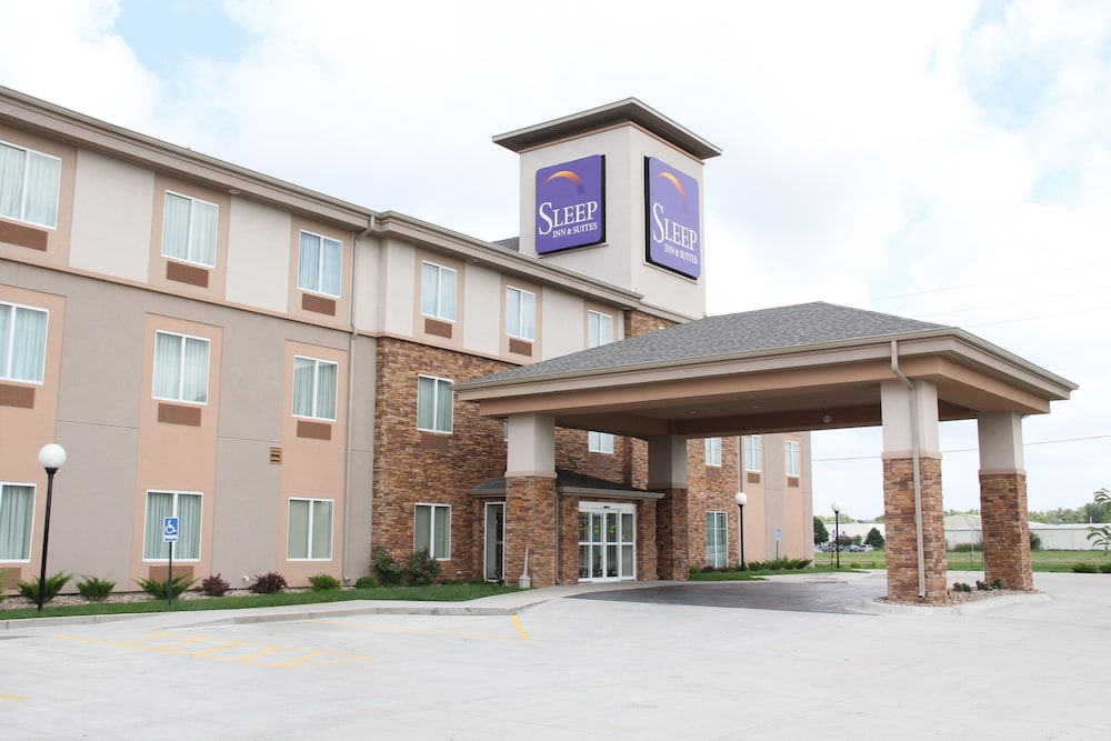 Book Sleep Inn And Suites Haysville In Hotels Sleep Inn And Suites Haysville Hotel Front