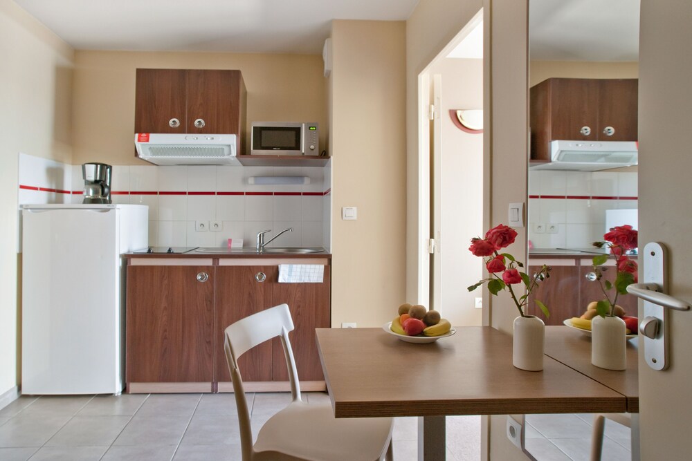 احجز أبارت سيتي لا روش صور يون في لاروش سو يون قارن أسعار الفنادق في لاروش سو يون