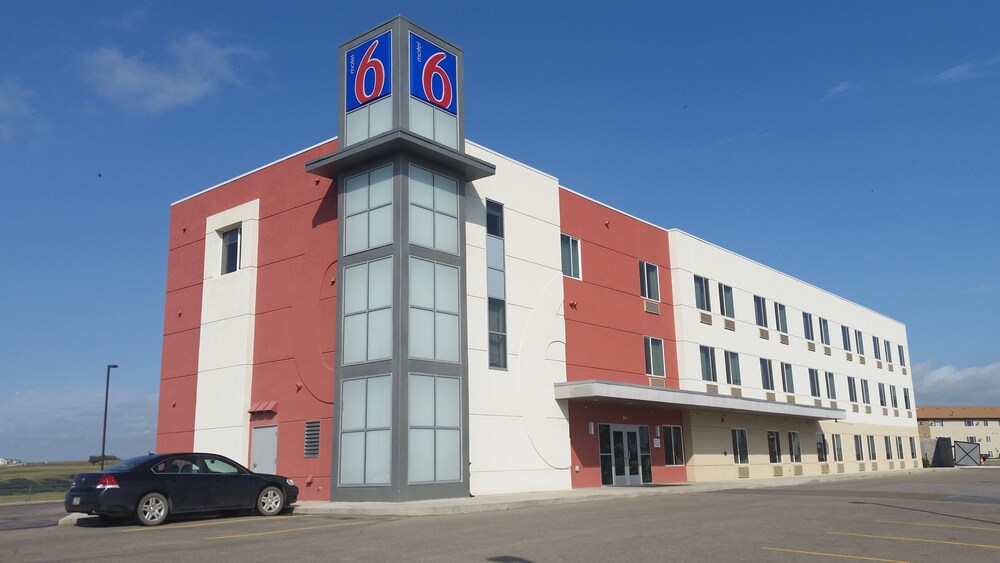 Book Motel 6 Williston Nd In Hotels Motel 6 Williston Nd