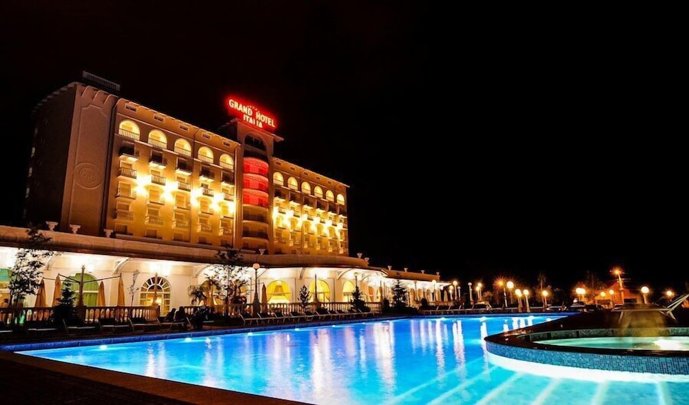 Book Grand Hotel Italia In Cluj Napoca Hotels Grand Hotel Italia Cluj Napoca Pool