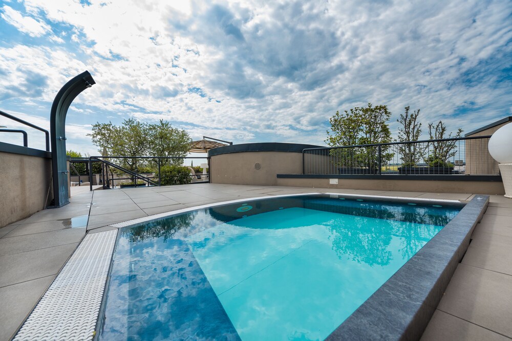 Book Db Hotel Verona Airport And Congress In Sommacampagna Hotels Db Hotel Verona Airport And Congress Sommacampagna Outdoor Spa Tub