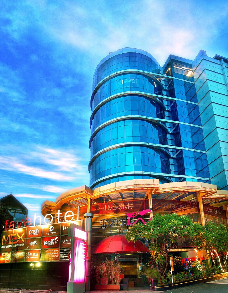 Book Favehotel Mex Surabaya In Surabaya Hotels Com