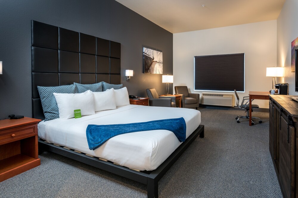Book Wood River Inn Suites In Hailey Hotels Wood River Inn Suites Hailey