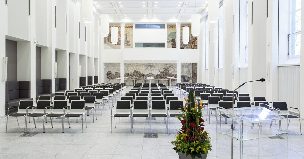 Kardinal Schulte Haus In Bergisch Gladbach Hotels Com