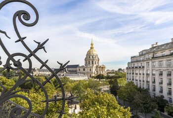 Top 10 Paris Hotels Near Les Invalides France