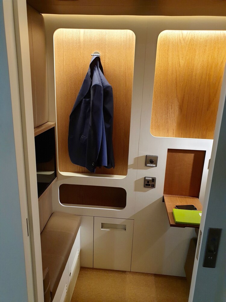 スリープ ン フライ スリープ ラウンジ ドーハ ハマド インターナショナル エアポート トランジット エリア