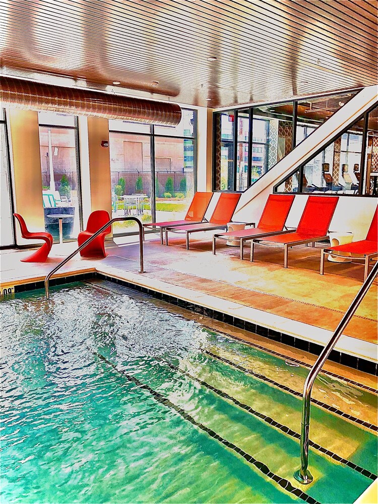 hotels in fenton mo with indoor pool