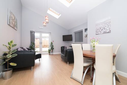 ウエスト ブロム プレミアム ステイ ウエスト ブロムウィッチ の宿泊予約 ホテルズドットコム ウエスト ブロム プレミアム ステイ ウエスト ブロムウィッチ の宿泊予約 ホテルズドットコム